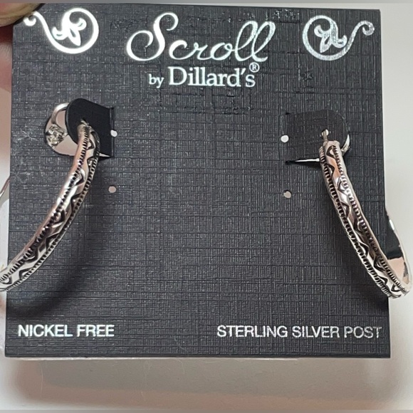 🆕 Scroll by Dillard’s Etched Design Silver-tone Hoop Lever-Back Earrings - Picture 3 of 11